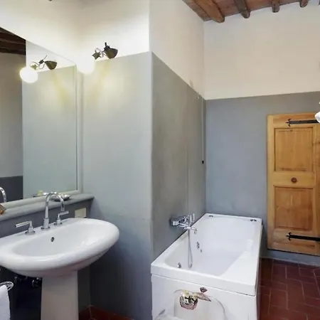 Villa Sleeps 8 With Pool And Wifi Calzaiolo