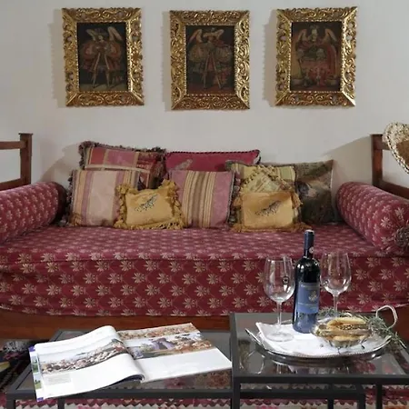 Villa Sleeps 8 With Pool And Wifi *