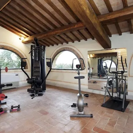 Villa Sleeps 8 With Pool And Wifi