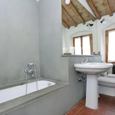 Sleeps 8 With Pool And Wifi Calzaiolo