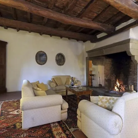 Villa Sleeps 8 With Pool And Wifi *