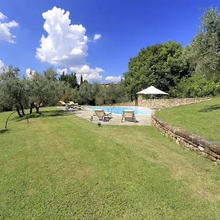 Villa Sleeps 8 With Pool And Wifi