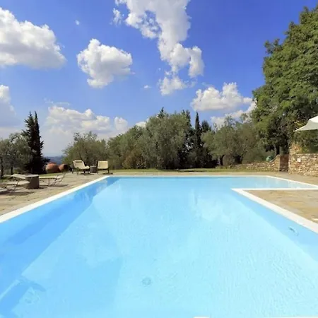Villa Sleeps 8 With Pool And Wifi *