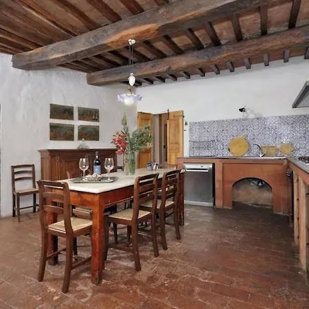 Villa Sleeps 8 With Pool And Wifi *