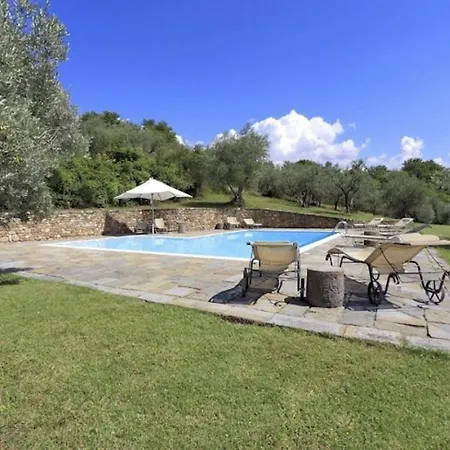 Sleeps 8 With Pool And Wifi Calzaiolo